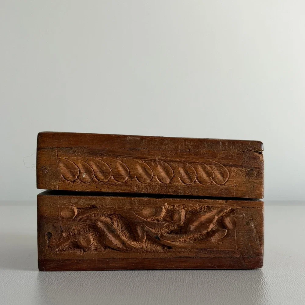 Vintage Handcarved Wood Box Jewelry Small‎ Brown Floral Ornate Primitive